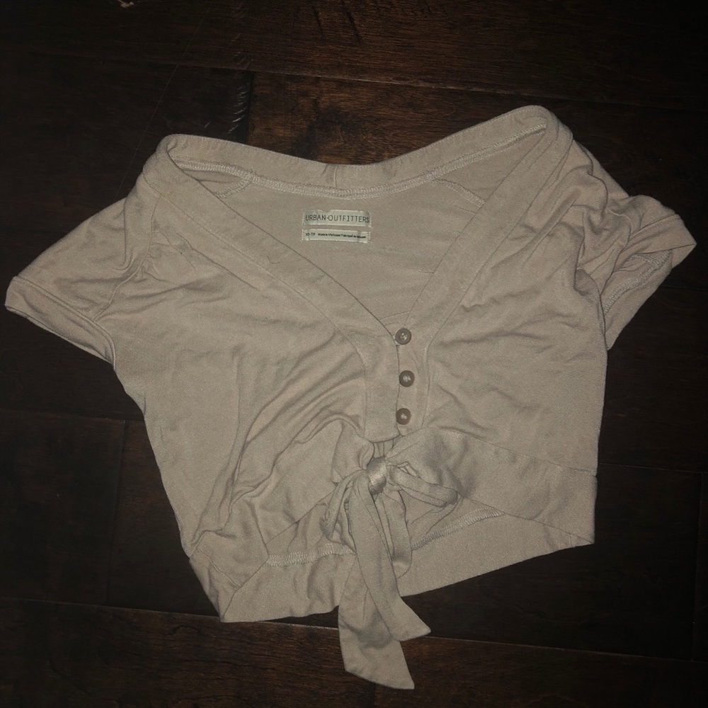 URBAN OUTFITTERS BEIGE CROP TOP WITH BOW